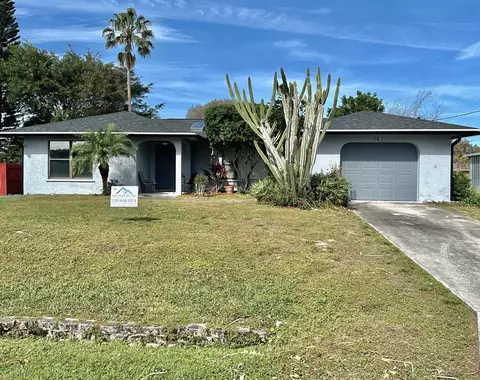 562 NW Sagamore Ter, Port Saint Lucie, FL 34953