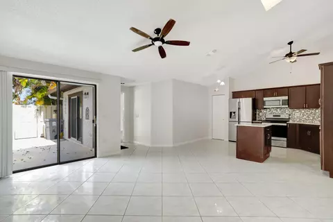 9856 Boca Gardens Pkwy #A, Boca Raton, FL 33496