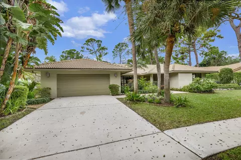 7566 Estrella Cir, Boca Raton, FL 33433