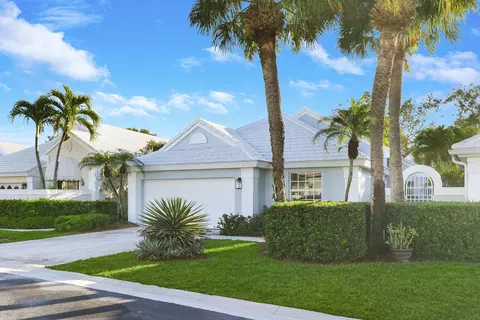 17 Dorchester Cir, Palm Beach Gardens, FL 33418