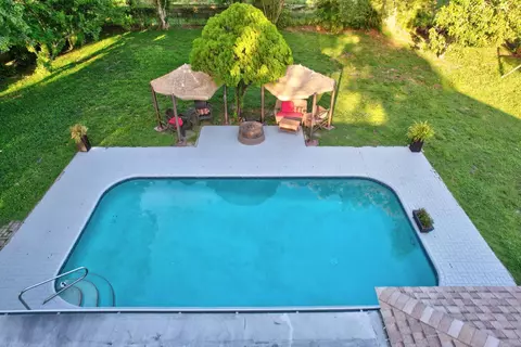 166 Old Country Rd, Wellington, FL 33414