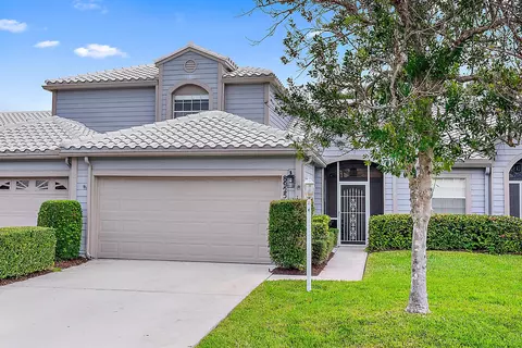 8925 SE Riverfront Ter, Tequesta, FL 33469