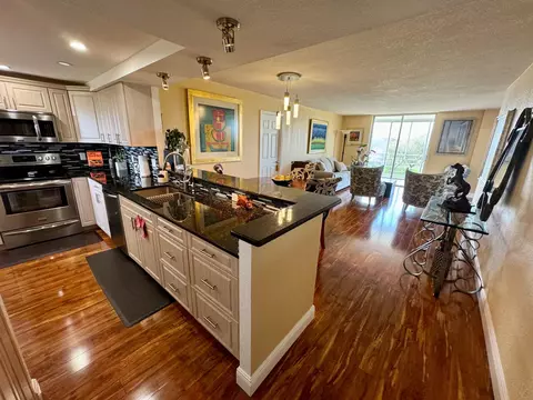 5201 NW 2nd Ave #4150, Boca Raton, FL 33487