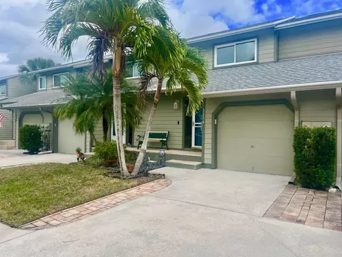 3254 NE Holly Creek Dr, Jensen Beach, FL 34957