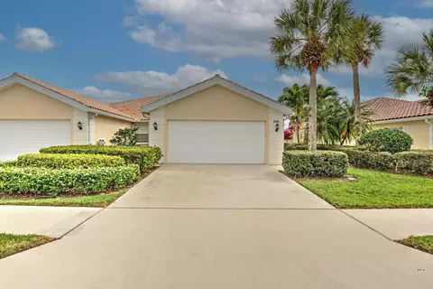 8209 SE Paurotis Ln, Hobe Sound, FL 33455