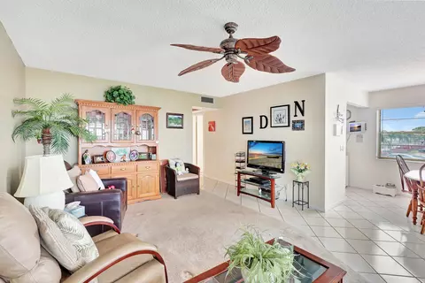 194 Sheffield #H, West Palm Beach, FL 33417