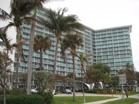 333 NE 21st Ave #416, Deerfield Beach, FL 33441