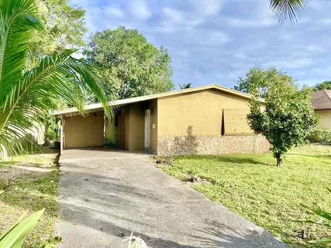 135 NW 8th Ave, Delray Beach, FL 33444