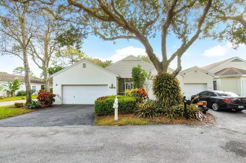 7689 Forest Green Ln, Boynton Beach, FL 33436