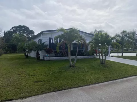 24 Calle De Lagos, Fort Pierce, FL 34951