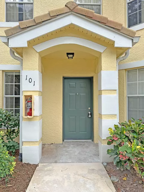 104 SW Peacock Blvd #3-101, Port Saint Lucie, FL 34986