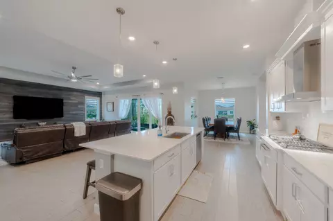 1157 Haywagon Trl, Loxahatchee, FL 33470