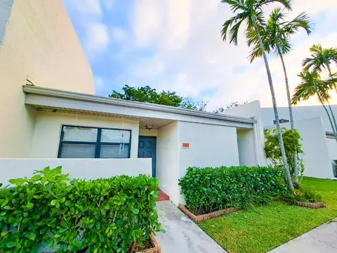 9780 NW 10th St #86, Pembroke Pines, FL 33024