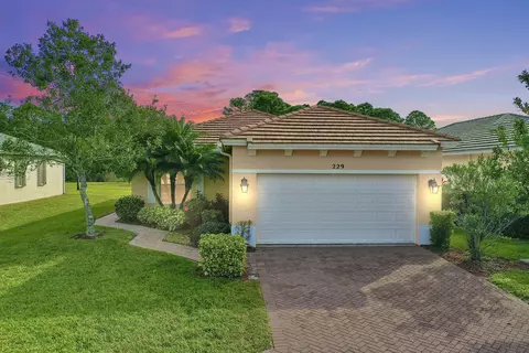 229 SW Manatee Springs Way, Port Saint Lucie, FL 34986
