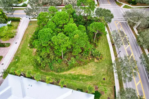 2604 Greenway Dr, Jupiter, FL 33458