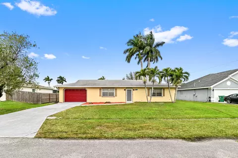 541 SW Fairview Ave, Port Saint Lucie, FL 34983