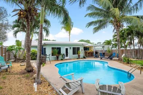 2021 Collier Ave, Lake Worth, FL 33461