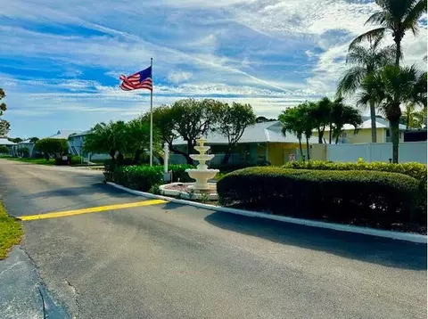 195 SE Village Dr #195, Port Saint Lucie, FL 34952