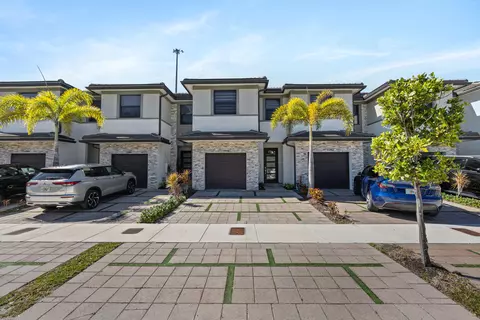15850 NW 91st Ct, Miami Lakes, FL 33018