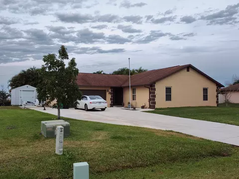 89 Sandalwood Dr, Fort Pierce, FL 34947