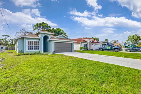 6816 3rd St, Jupiter, FL 33458