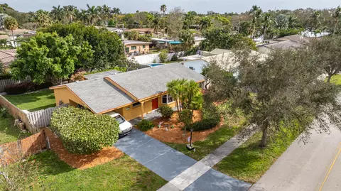 4940 NE 22nd Ave, Lighthouse Point, FL 33064