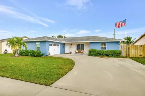 932 La Costa Way, Lantana, FL 33462