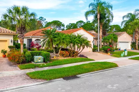 407 NW Granville St, Port Saint Lucie, FL 34986