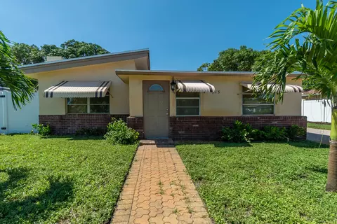 915 SE 3rd St, Boynton Beach, FL 33435
