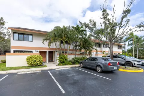 4348 SW 70th Ter, Davie, FL 33314