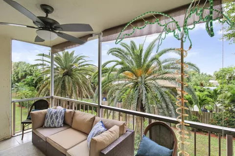 4629 Poinciana St #205, Lauderdale By The Sea, FL 33308