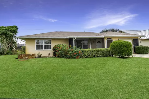 1556 SE Croquet St, Port Saint Lucie, FL 34983