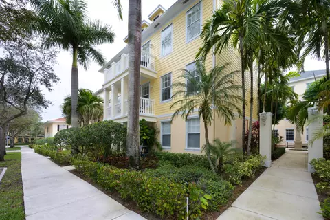 225 Murcia Dr #303, Jupiter, FL 33458