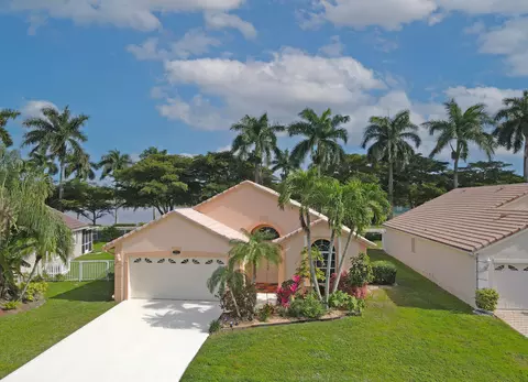 1955 Oak Berry Cir, Wellington, FL 33414