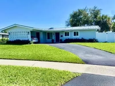 820 SW 2nd St, Boca Raton, FL 33486