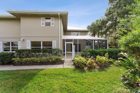 2855 SW Lakemont Pl, Palm City, FL 34990