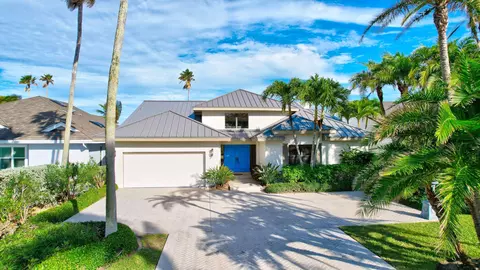 6945 SE Harbor Cir, Stuart, FL 34995