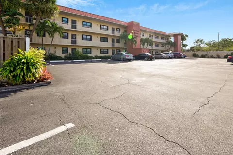 701 N Indian River Dr #202, Fort Pierce, FL 34950
