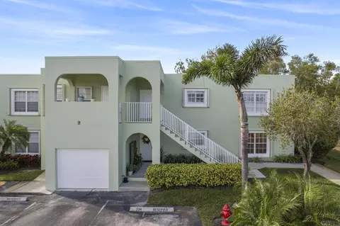 2083 SE Wild Meadow Cir, Port Saint Lucie, FL 34952