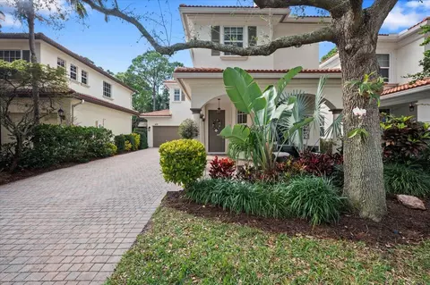 439 Pumpkin Dr, Palm Beach Gardens, FL 33410