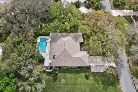 470 38th Sq SW, Vero Beach, FL 32968