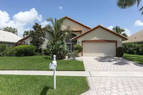6071 Hook Ln, Boynton Beach, FL 33437