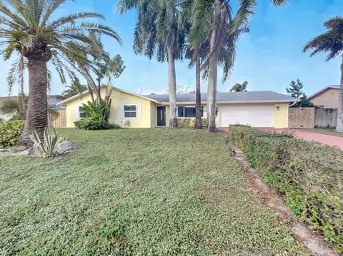 3447 Palomino Dr, Lake Worth, FL 33462