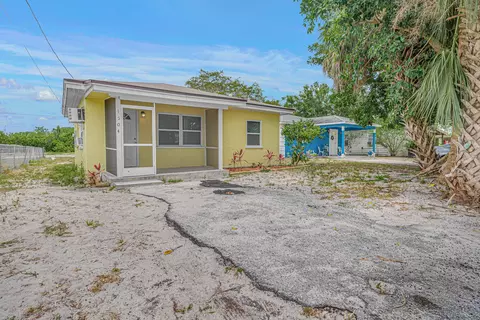 1504 N 17th St, Fort Pierce, FL 34950