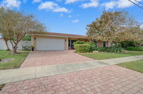 1021 SE 14th Ave, Deerfield Beach, FL 33441