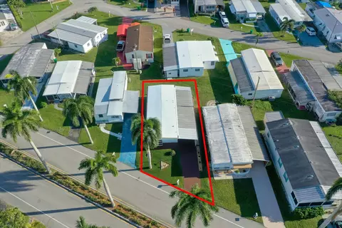 8530 SW 18th St, Davie, FL 33324