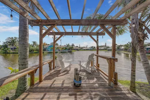 9020 SE Jupiter Narrows Pl, Hobe Sound, FL 33455