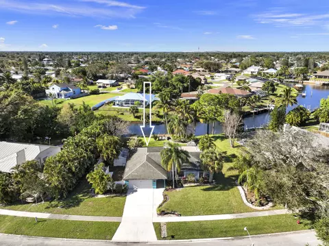 362 NE Camelot Dr, Port Saint Lucie, FL 34983
