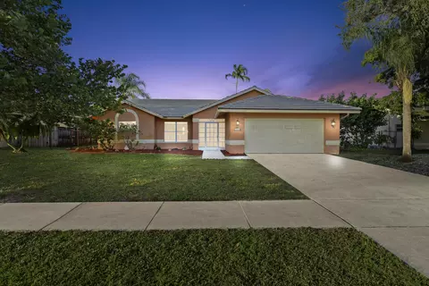 10573 Paso Fino Dr, Lake Worth, FL 33449