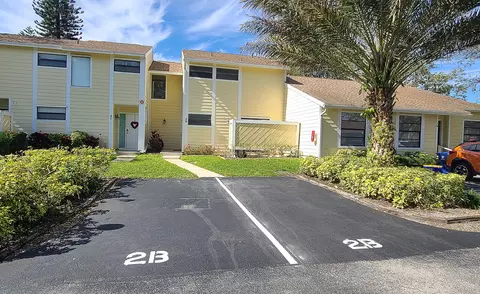 402 Lakewood Ct #2B, Jupiter, FL 33458